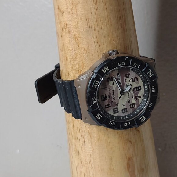 Casio Desert Camo Watch - Picture 15 of 15